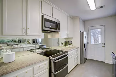 2228 Addison Road, Houston, TX 77030 - Photo 8