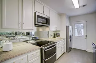 2228 Addison Rd, Houston, TX 77030 - Photo 8