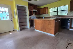 1471 Private Rd 652, Sargent, TX 77414 - Photo 8