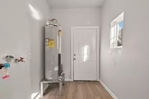 8211 Parnell St, Houston, TX 77051 - Photo 12