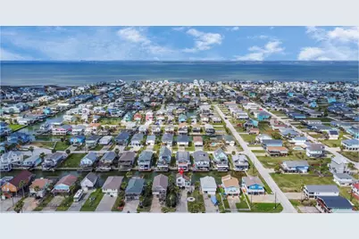 22108 Zapata, Galveston, TX 77554 - Photo 4