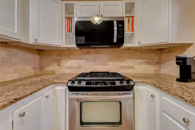 2113 Waugh Drive, Houston, TX 77006 - Photo 16