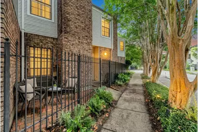 2113 Waugh Drive, Houston, TX 77006 - Photo 1