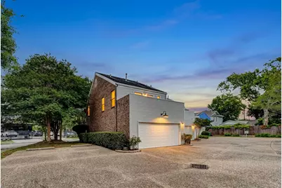 2113 Waugh Drive, Houston, TX 77006 - Photo 32