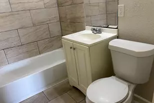 8734 Josie St, Houston, TX 77029 - Photo 10