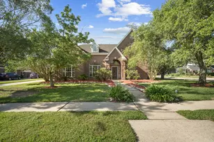 1602 Orlando St, Friendswood, TX 77546 - Photo 2