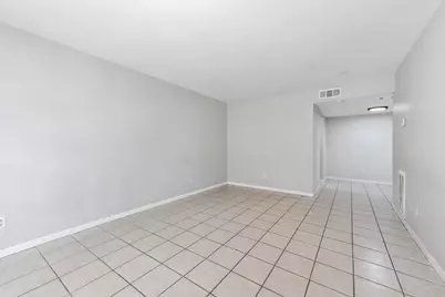 9616 Long Point Road #33, Houston, TX 77055 - Photo 4