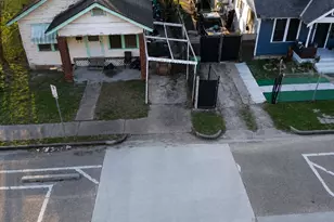 2305 Elysian St, Houston, TX 77026 - Photo 1