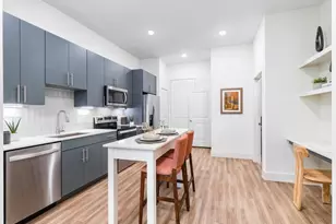 641 W Crosstimbers St, Houston, TX 77018 - Photo 2