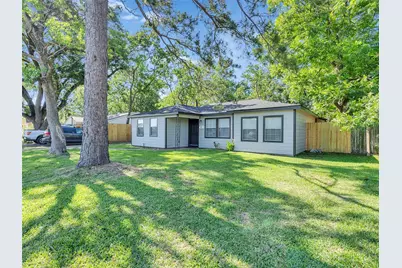 7426 Stephanie Drive, Deer Park, TX 77536 - Photo 2