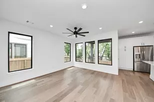 405 Forest Reserve Pl, Houston, TX 77079 - Photo 12