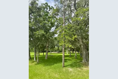 2702 Lake Road, La Marque, TX 77568 - Photo 1
