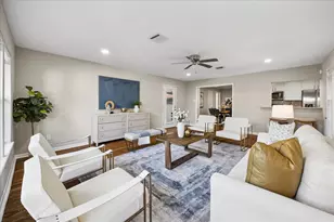 2214 Bron Holly Dr, Houston, TX 77018 - Photo 12