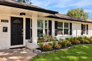 2214 Bron Holly Dr, Houston, TX 77018 - Photo 2