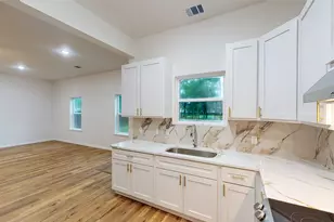 21665 County Rd 3749D, Cleveland, TX 77327 - Photo 2