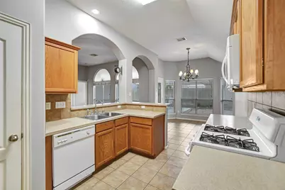11915 Lois Lane Drive, Pinehurst, TX 77362 - Photo 18