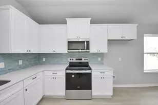 1105 W Bayshore Dr, Palacios, TX 77465 - Photo 14