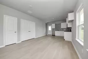 1105 W Bayshore Dr, Palacios, TX 77465 - Photo 10