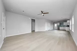1105 W Bayshore Dr, Palacios, TX 77465 - Photo 12