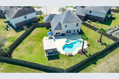 802 Brushfield Court, La Marque, TX 77568 - Photo 6