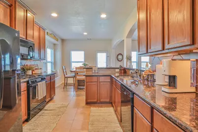 802 Brushfield Court, La Marque, TX 77568 - Photo 18