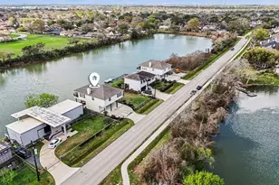 1133 E Meyer Rd, Seabrook, TX 77586 - Photo 1