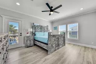 870 Gulfview Dr, Crystal Beach, TX 77650 - Photo 18