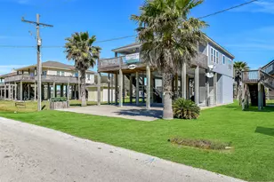 870 Gulfview Dr, Crystal Beach, TX 77650 - Photo 32