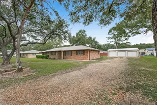9525 Gene St, Needville, TX 77461 - Photo 2