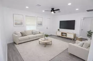 9210 St Lo Rd, Houston, TX 77033 - Photo 2