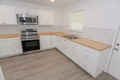 9210 St Lo Road, Houston, TX 77033 - Photo 4