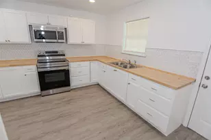 9210 St Lo Rd, Houston, TX 77033 - Photo 4
