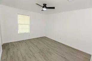 9210 St Lo Rd, Houston, TX 77033 - Photo 16