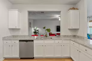 11402 Bright Sun Dr, Houston, TX 77048 - Photo 4