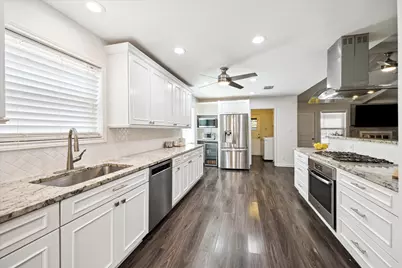 7614 Braesview Lane, Houston, TX 77071 - Photo 14