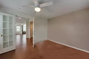 1302 Tiki Dr, Tiki Island, TX 77554 - Photo 4