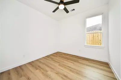 5201 Fairchild Street #B, Houston, TX 77028 - Photo 18
