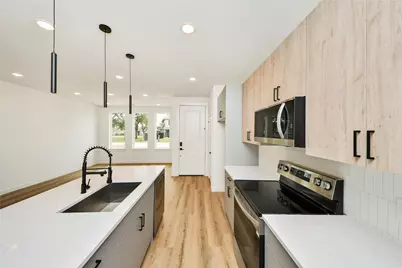 5201 Fairchild Street #B, Houston, TX 77028 - Photo 10