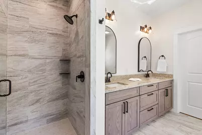 1012 Creswell Lane, Kerrville, TX 78028 - Photo 16