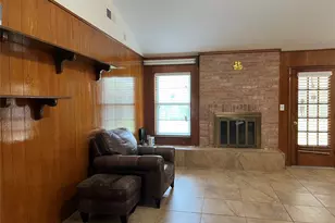 8831 Hendon Ln, Houston, TX 77036 - Photo 2