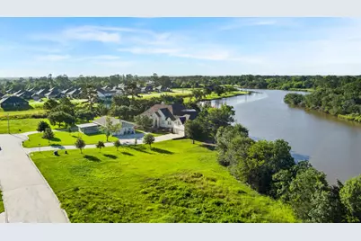 4440 E Bayou Maison Circle, Dickinson, TX 77539 - Photo 4