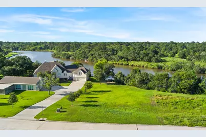 4440 E Bayou Maison Circle, Dickinson, TX 77539 - Photo 2
