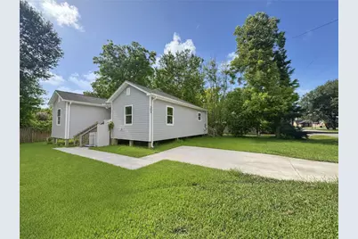303 S 4th Street, Alvin, TX 77511 - Photo 46