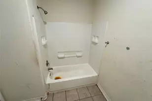 303 S 4th St, Alvin, TX 77511 - Photo 34