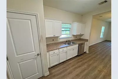 303 S 4th Street, Alvin, TX 77511 - Photo 10