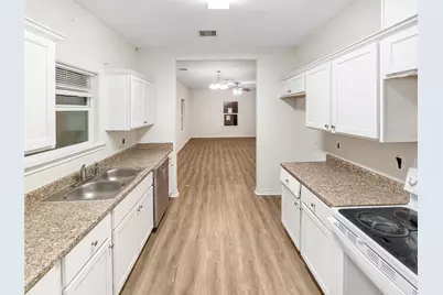 303 S 4th Street, Alvin, TX 77511 - Photo 6