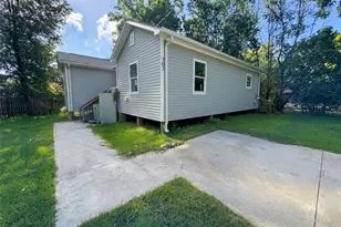 303 S 4th St, Alvin, TX 77511 - Photo 1
