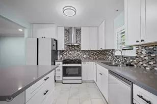 4717 Chrystell Ln, Houston, TX 77092 - Photo 8