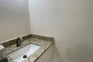 640 Wilcrest Dr, Houston, TX 77042 - Photo 10