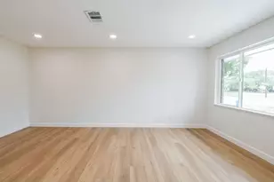 10902 Chimney Rock Rd, Houston, TX 77096 - Photo 6